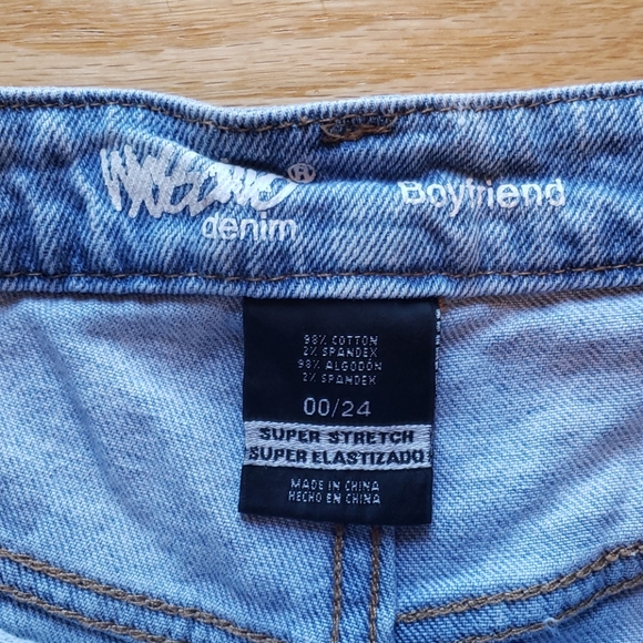 Mossimo Denim Jeans - Picture 3 of 6